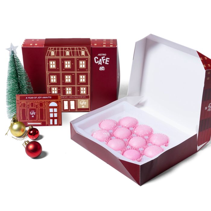 Strawberry Mochi Christmas Hampers - Astro Cafe