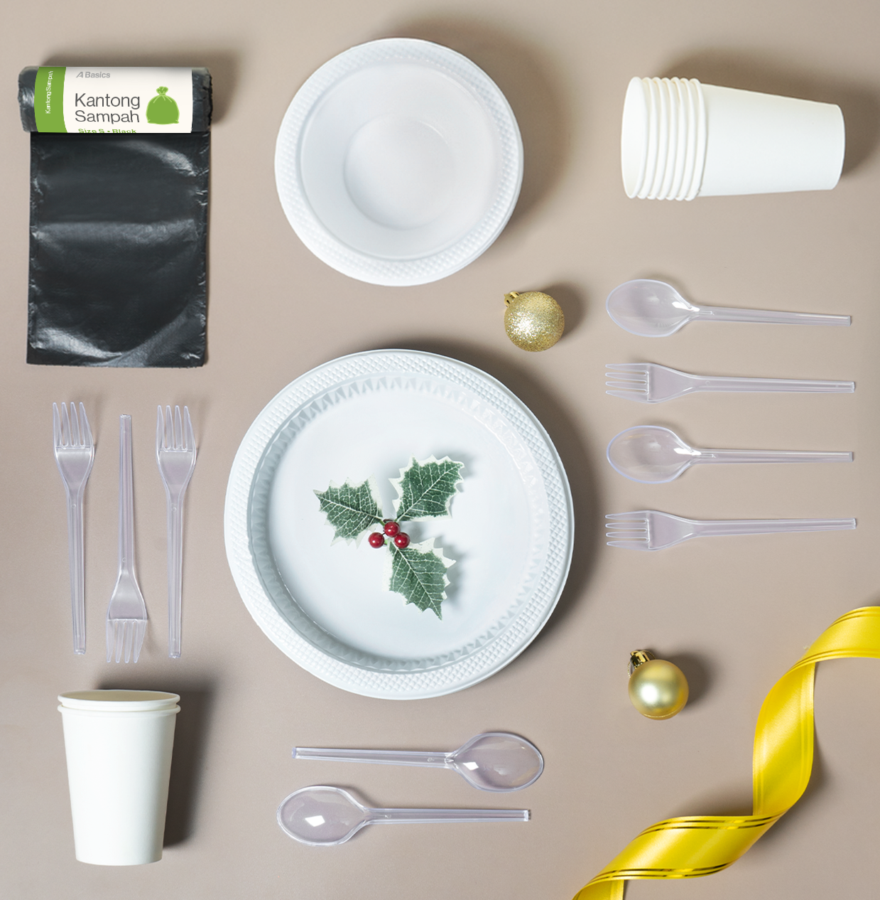 Set Peralatan Makan Pesta Sekali Pakai dan Kantong Sampah