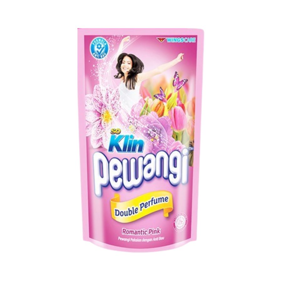 SoKlin Romantic Pink Pewangi Pakaian 780ml