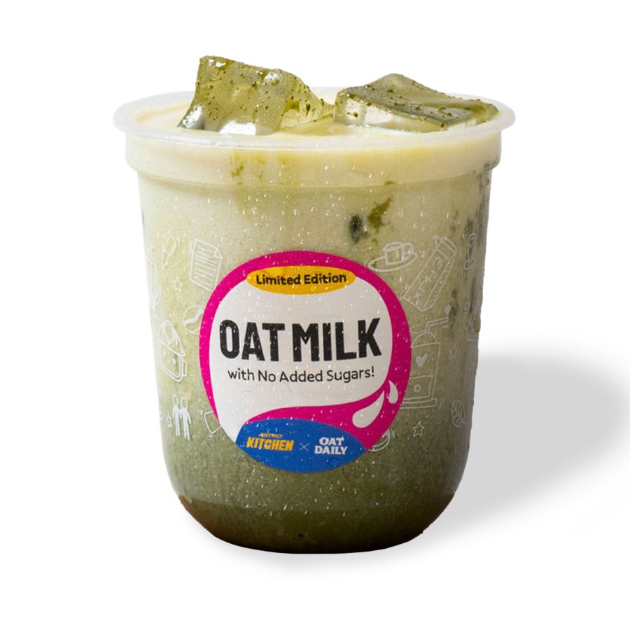 Oat Milk Iced Matcha Latte Regular